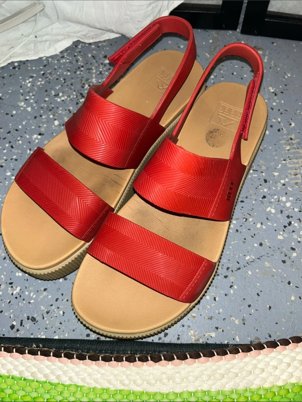 Reef Red Women’s Double-Strap Slingback Sandals size 10 GUC